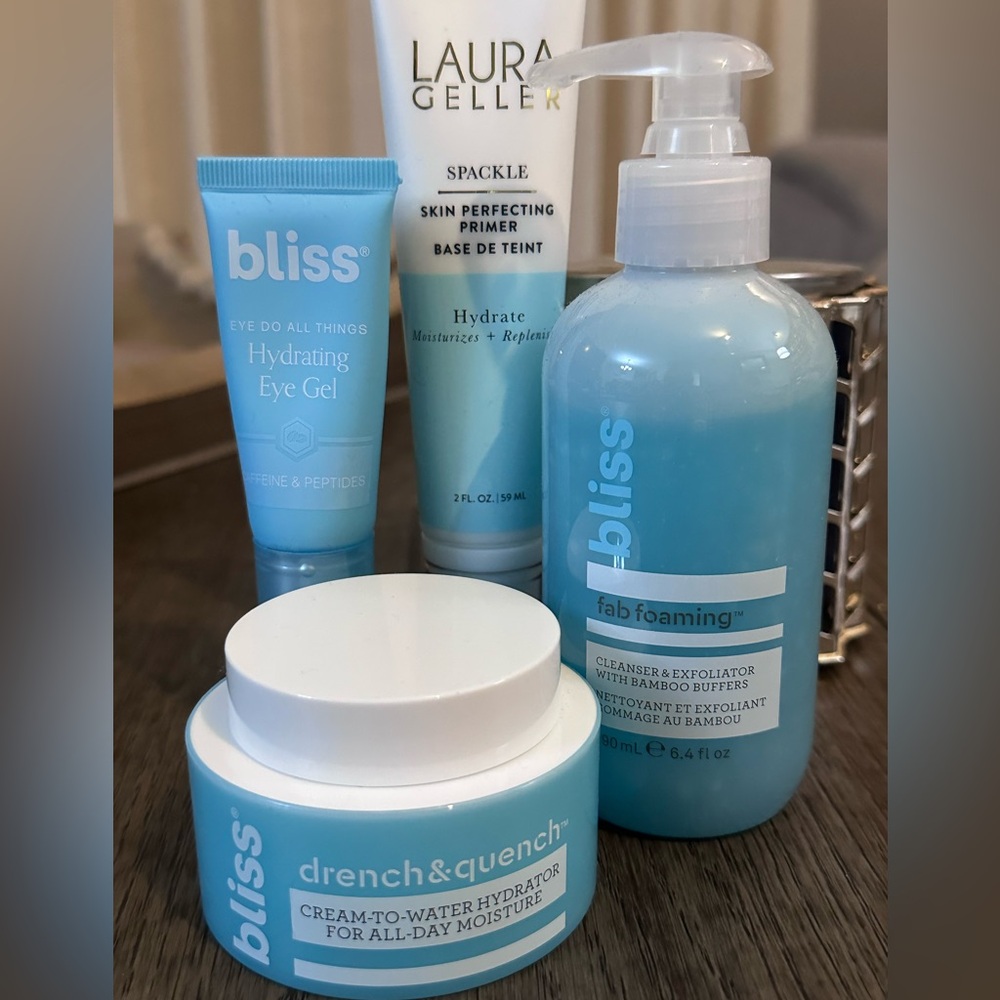 Laura Geller Hydrate Skin Perfecting Primer - White and Blue